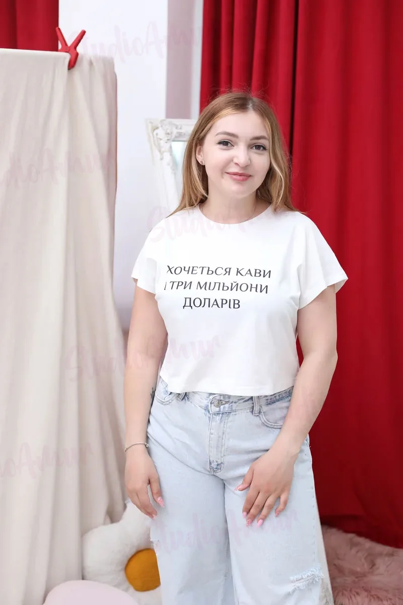 Футболка коротка жіноча